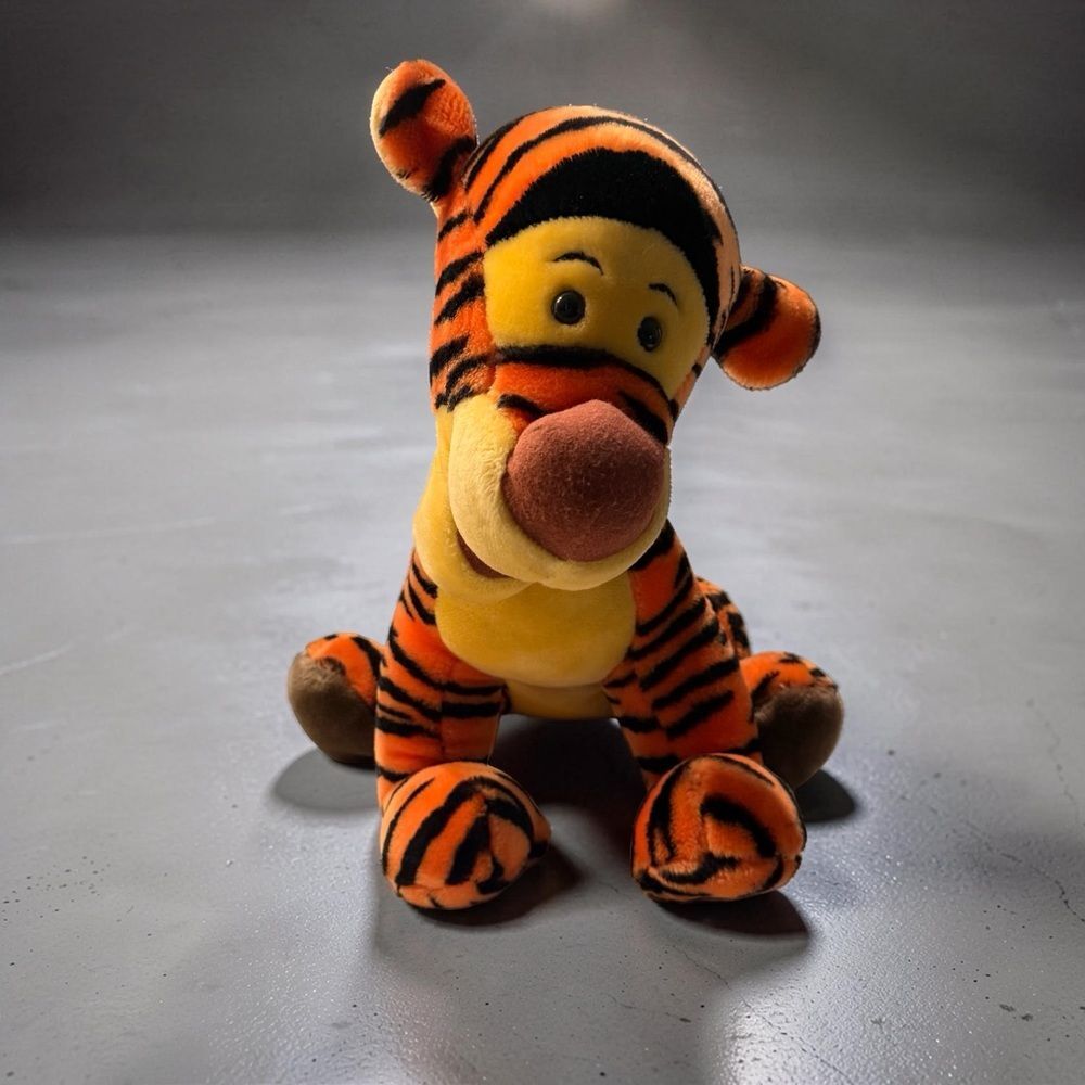 Disney Parks Vintage Tigger Plush 16" Canasa Trading Corp Disneyland 1980s